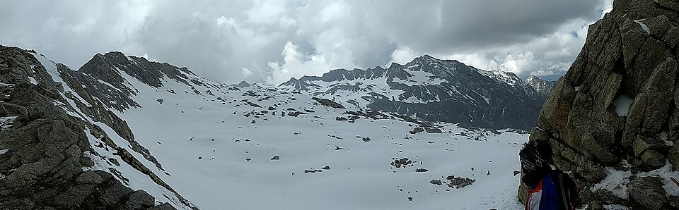 Indrahar Pass Trek